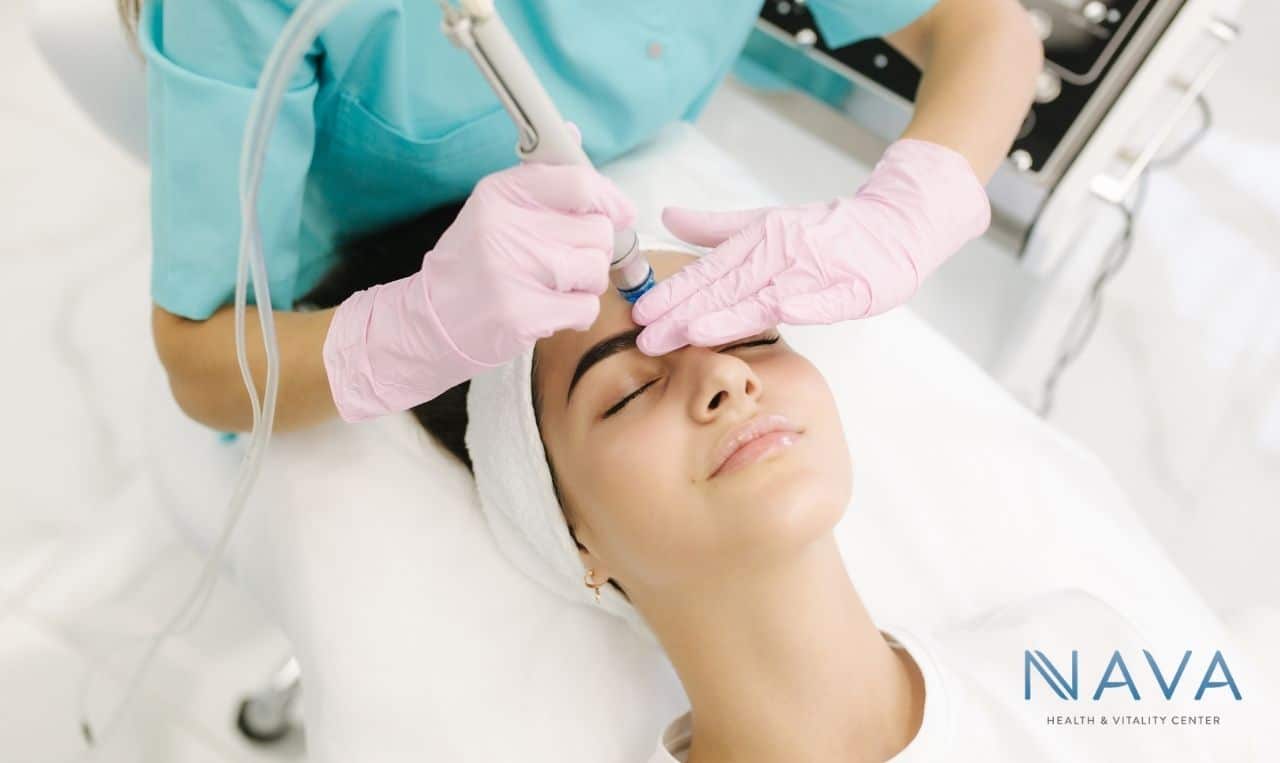 HydraFacial treatment to illustrate nonsurgical facelift