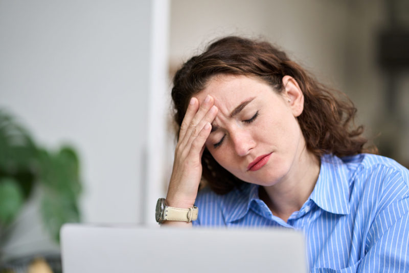 adrenal fatigue treatment - woman looking for solutions